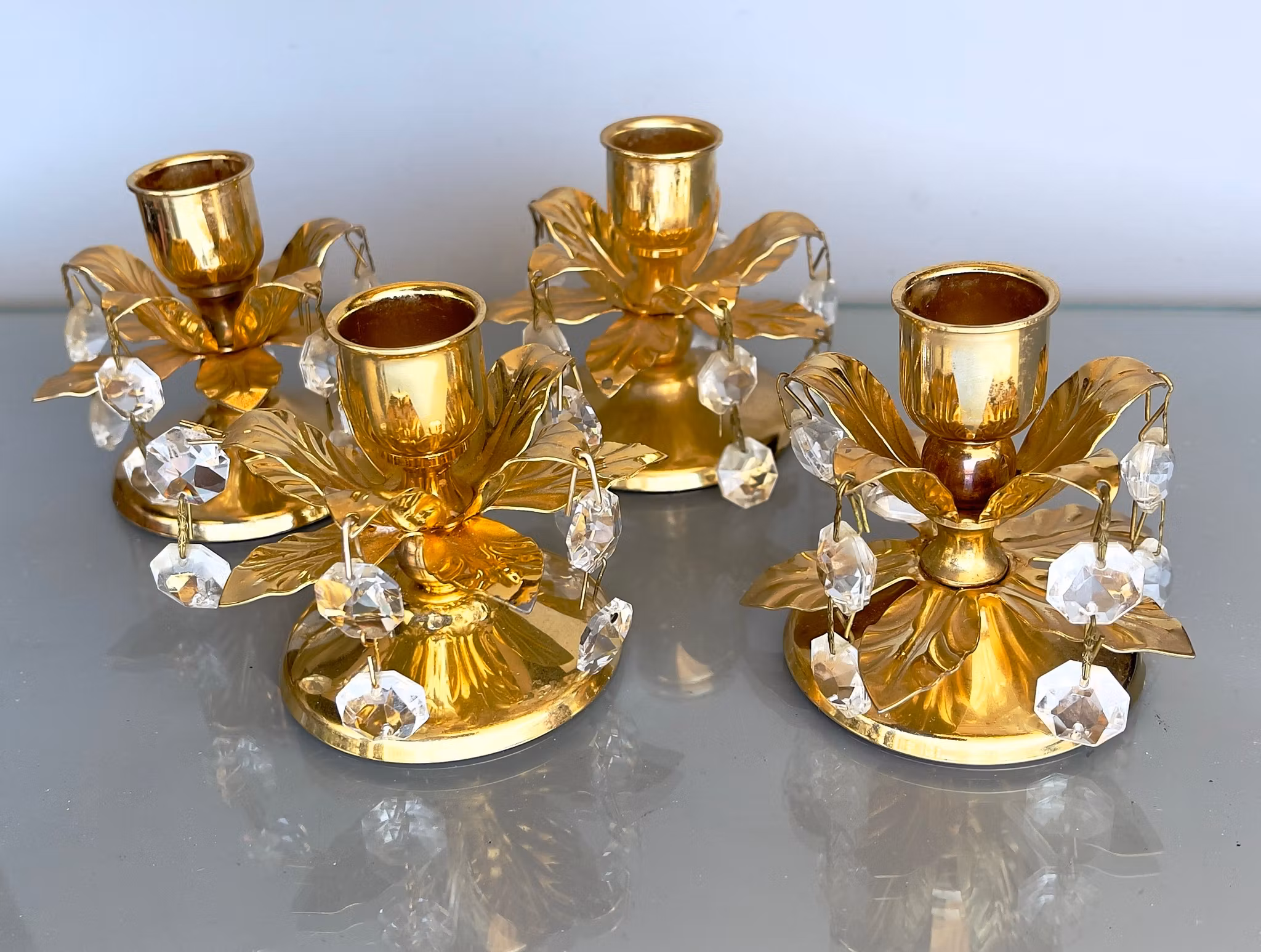 4 st guldfärgade ljusstakar med prismor - Vintage romantisk stil