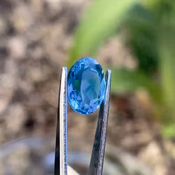 Natürlicher Londoner Blautopas 3,20 ct - Exklusiver Ovalschliff - Fantastische Farbe und Glanz