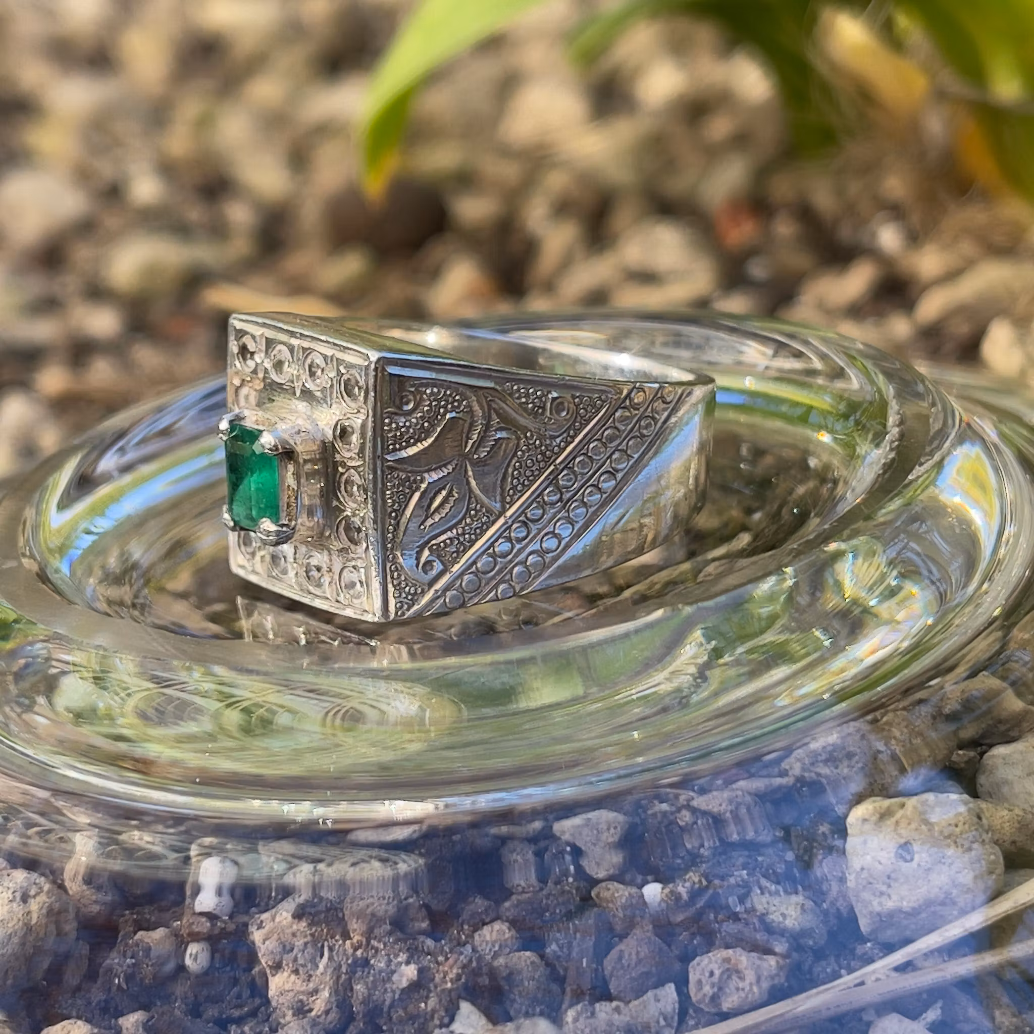 Sterling Silver Ring med ca 0.85 ct Naturlig Smaragd - Kraftig vintage modell