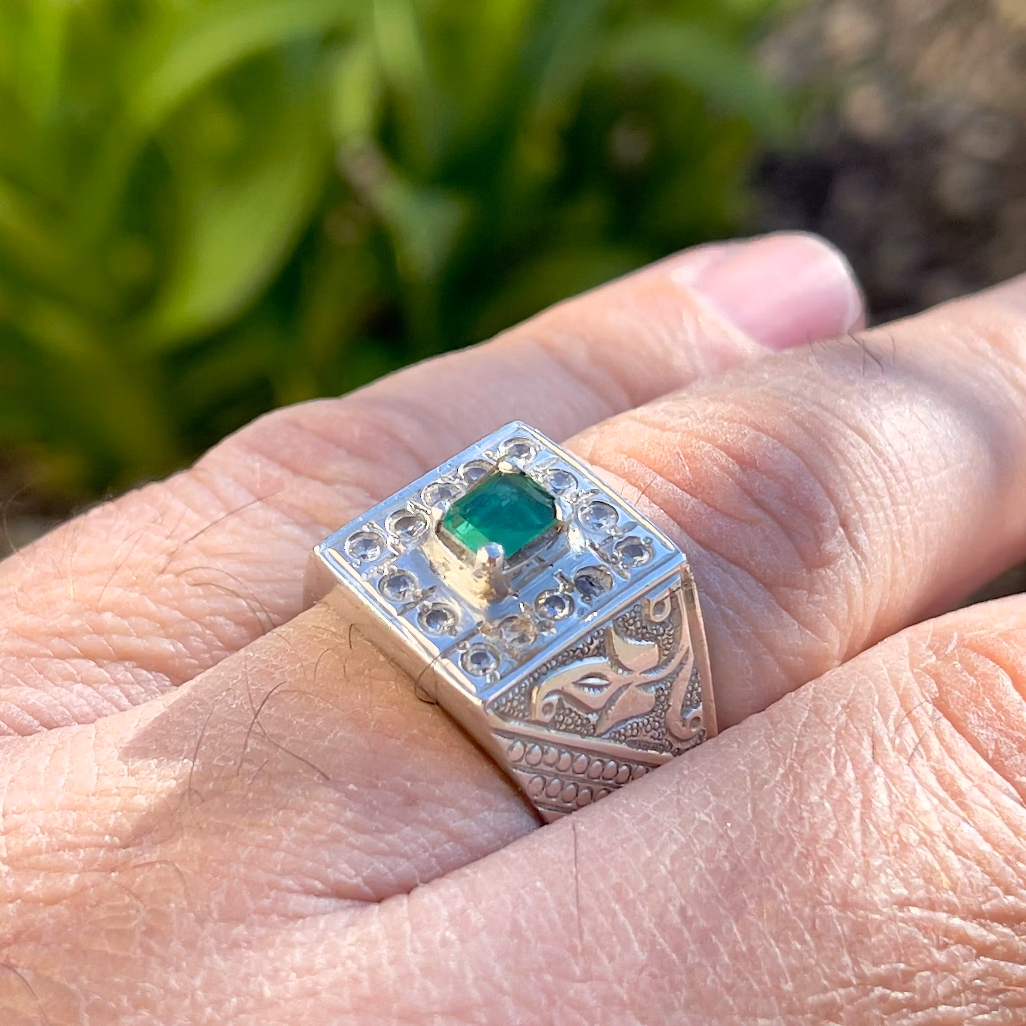 Sterling Silver Ring med ca 0.85 ct Naturlig Smaragd - Kraftig vintage modell