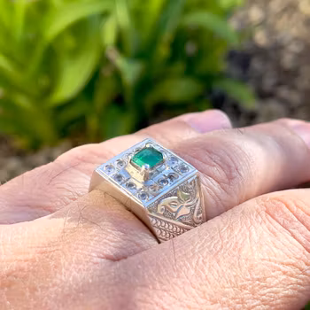 Sterling Silver Ring med ca 0.85 ct Naturlig Smaragd - Kraftig vintage modell