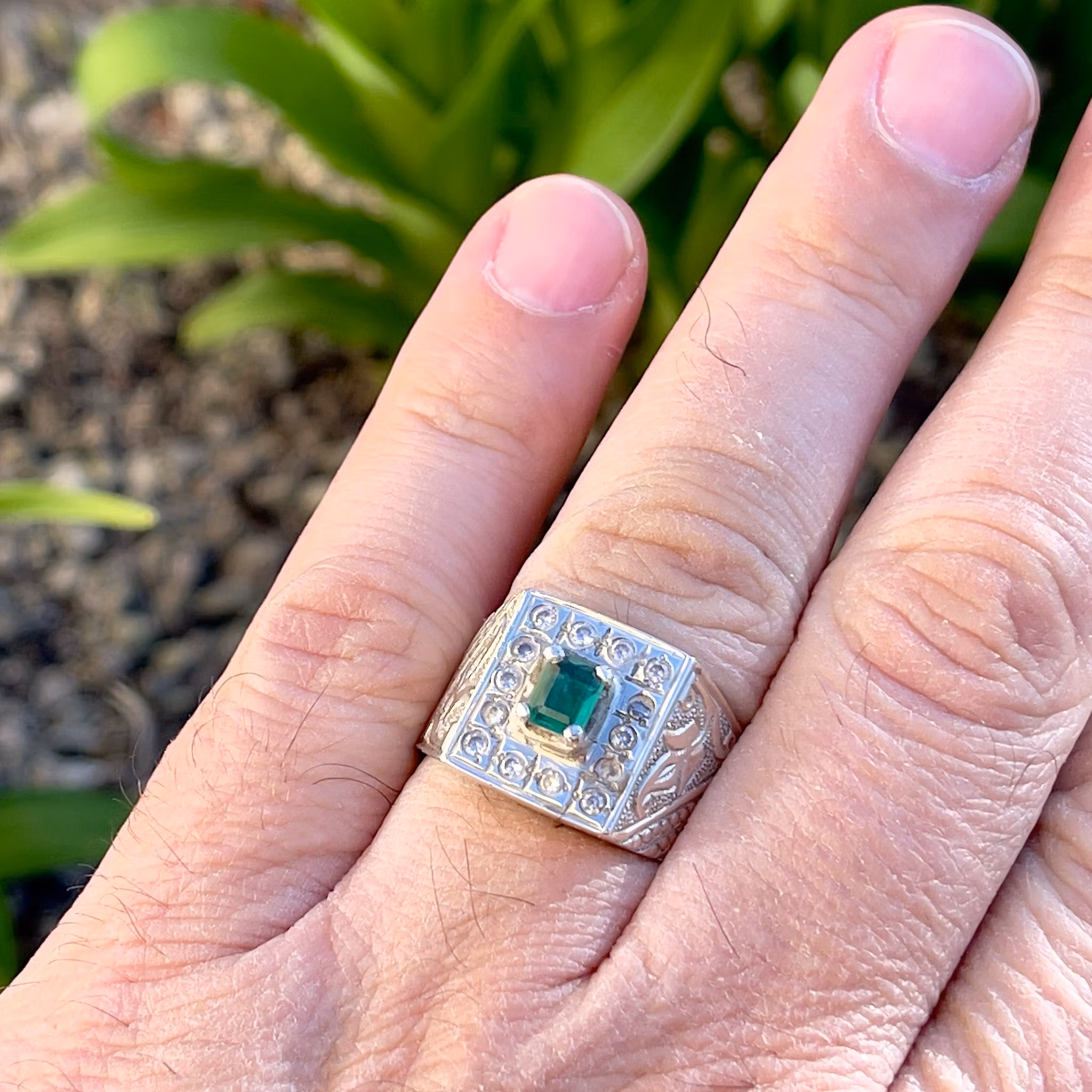 Sterling Silver Ring med ca 0.85 ct Naturlig Smaragd - Kraftig vintage modell