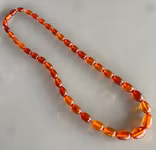 Antikt collier i naturlig bärnsten - Vackra klassisk honungs pärlor - 22 g