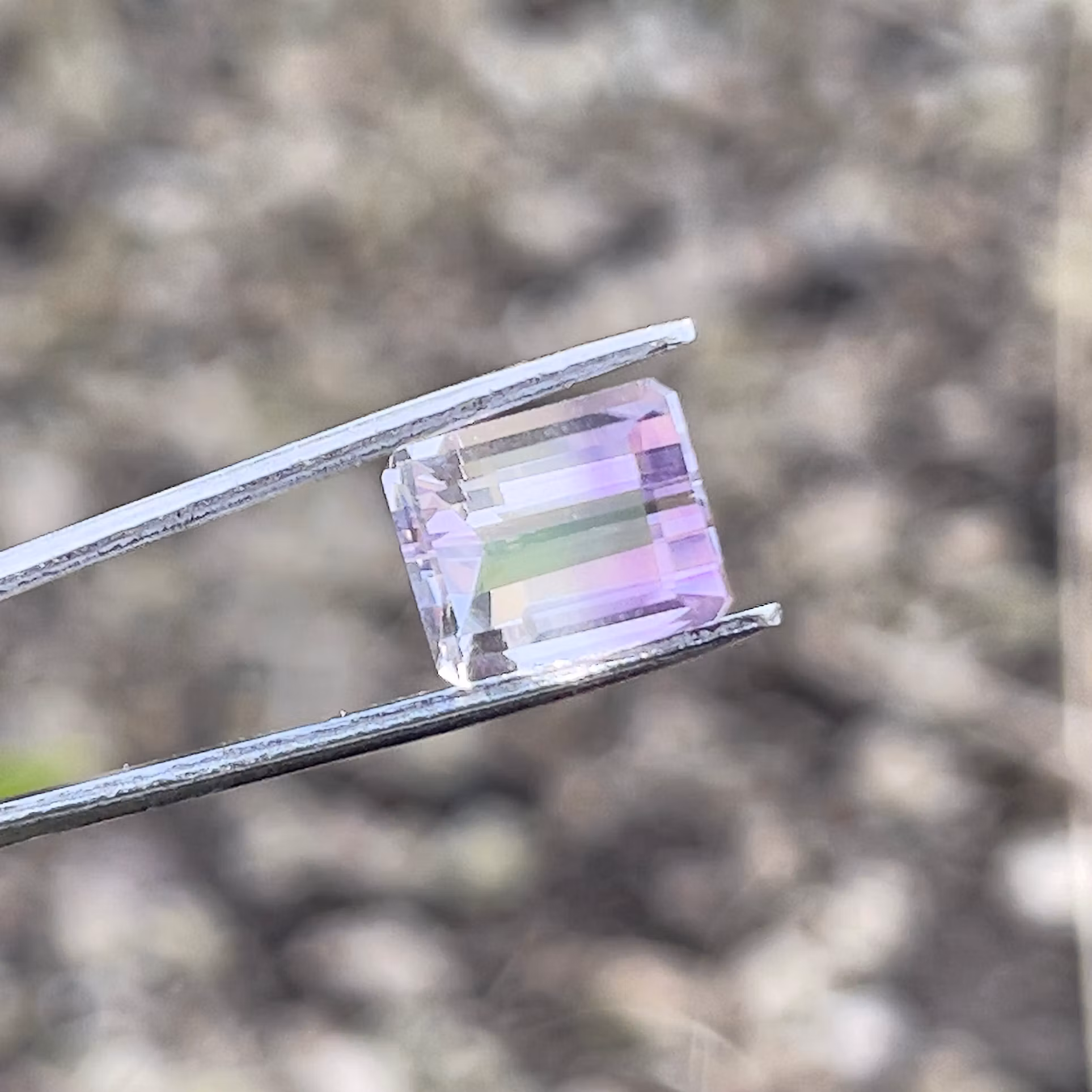 Luonnonturmaliini 2,50 ct - Ylellinen smaragdihiontainen jalokivi