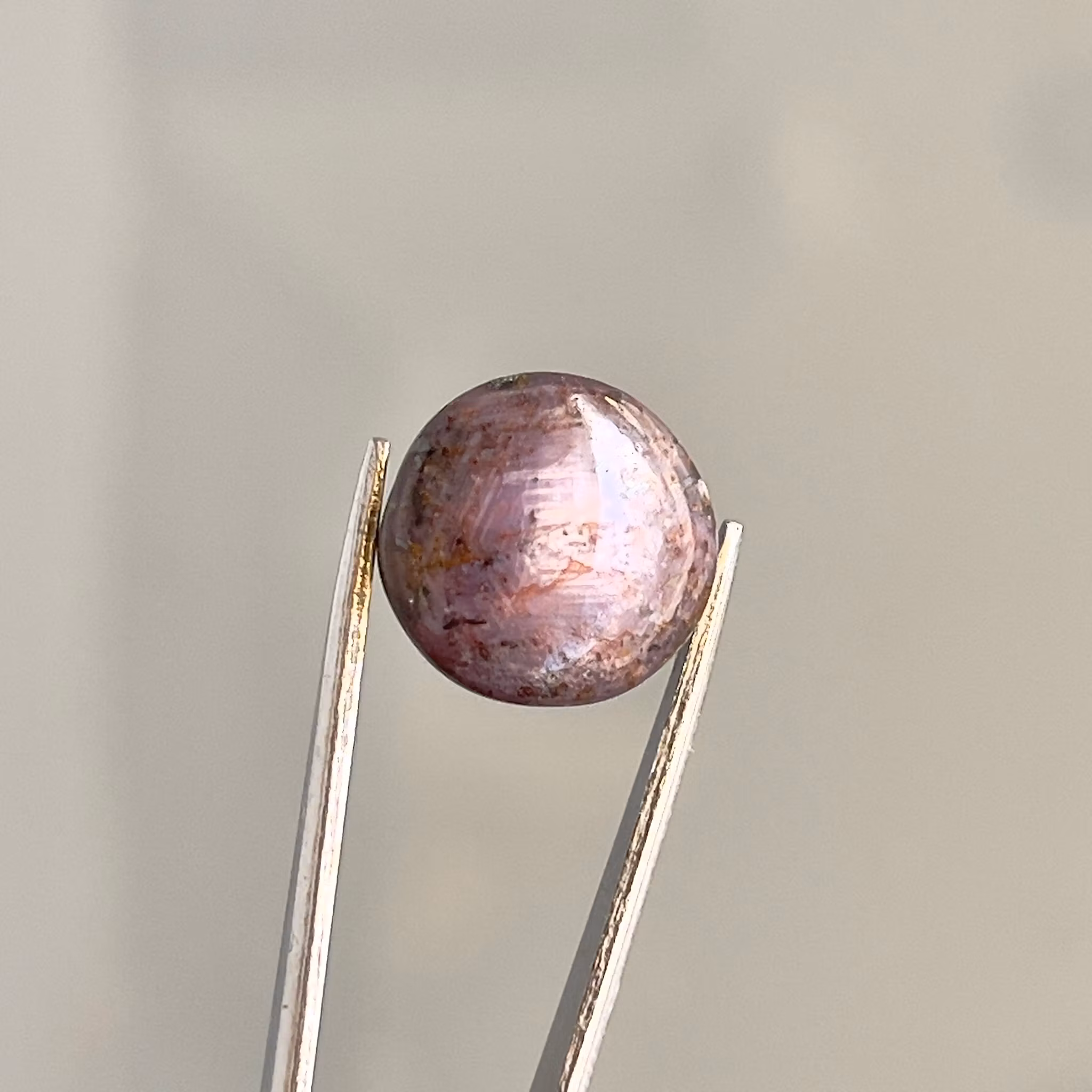 Naturlig rubin 11.35 ct - Exklusiv cabochon med möjlig stjärneffekt