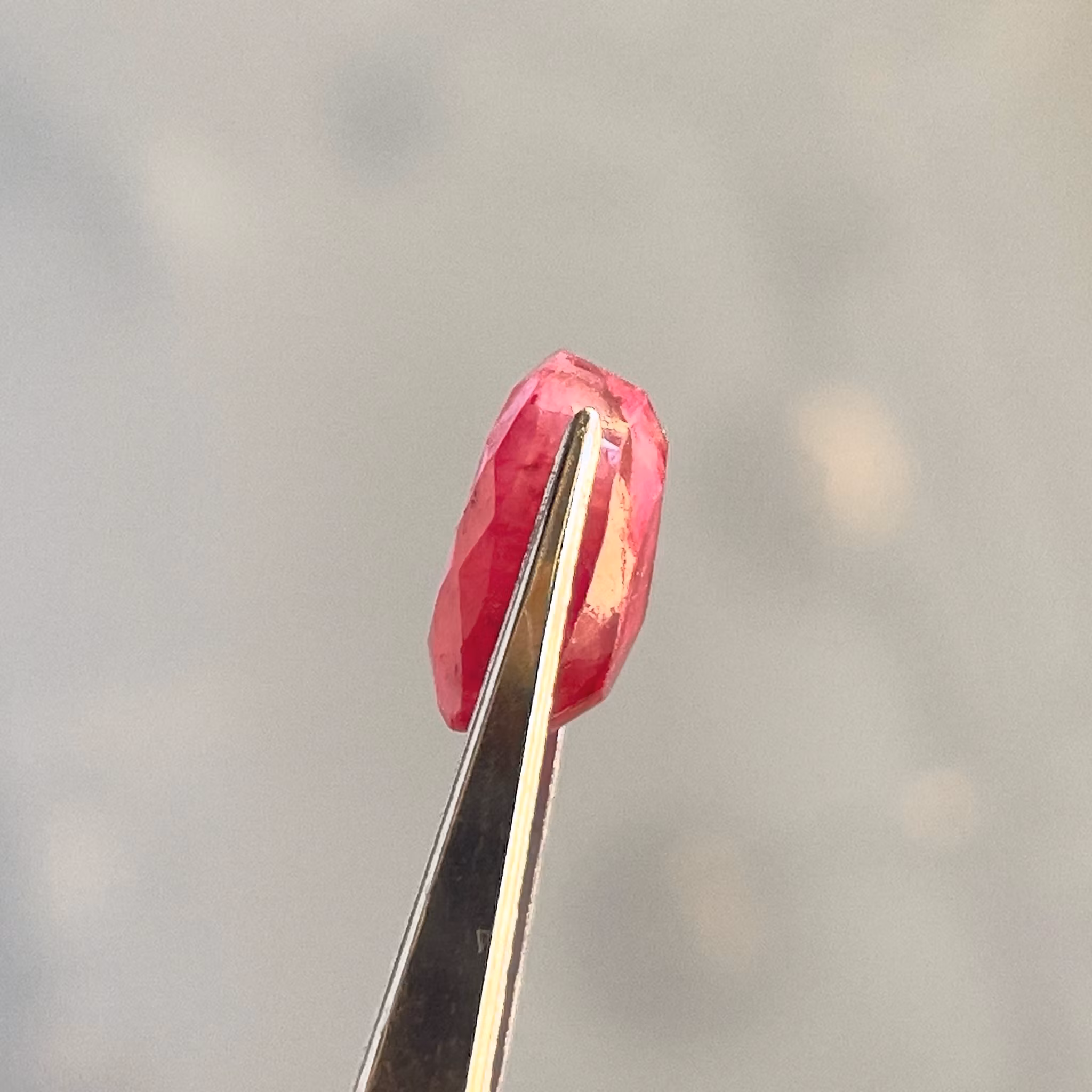 Naturlig Rubin ca 10,65 ct - Stor oval slipning lös ädelsten