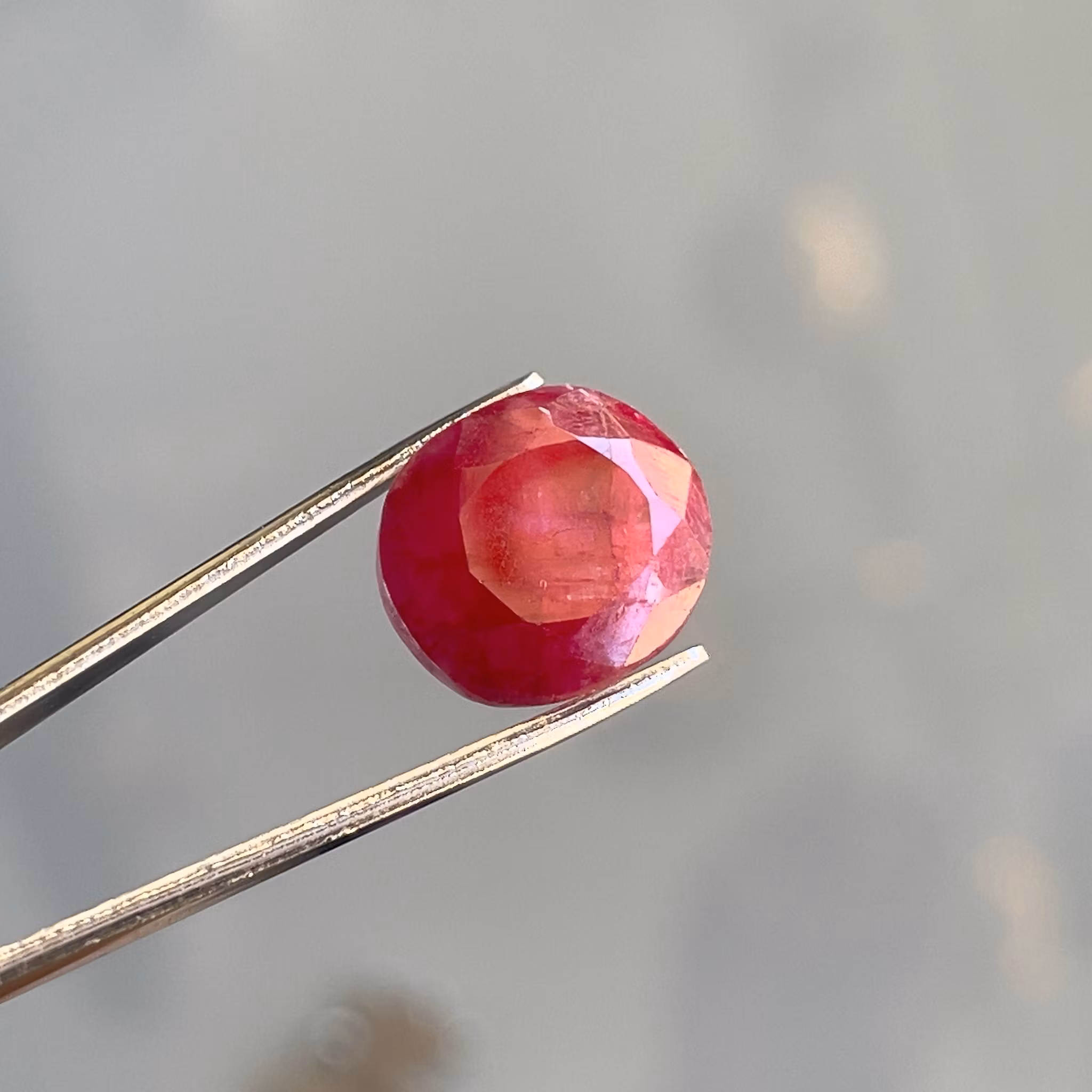 Naturlig Rubin ca 10,65 ct - Stor oval slipning lös ädelsten