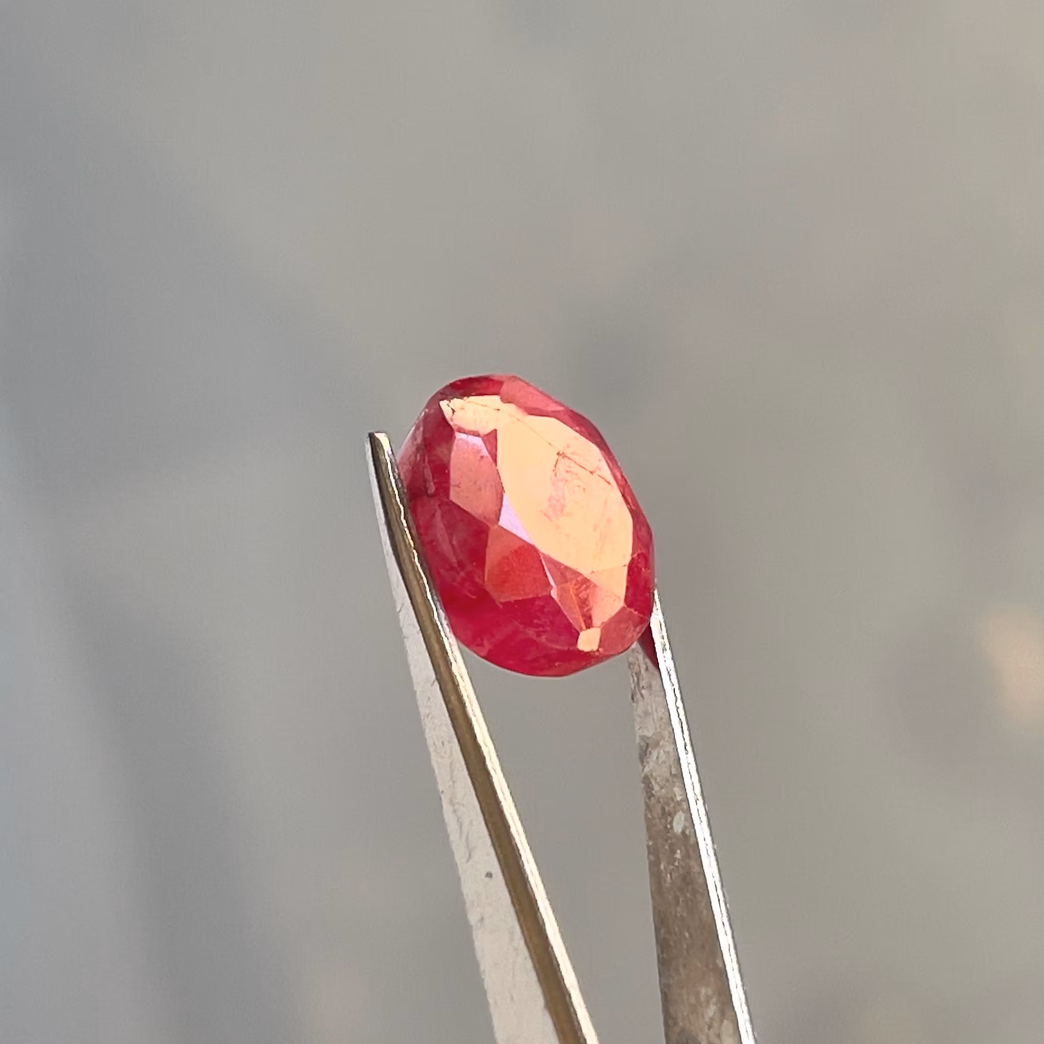 Naturlig Rubin ca 10,65 ct - Stor oval slipning lös ädelsten