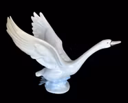 Vintage porslinsfigur - GDR - Flygande svan