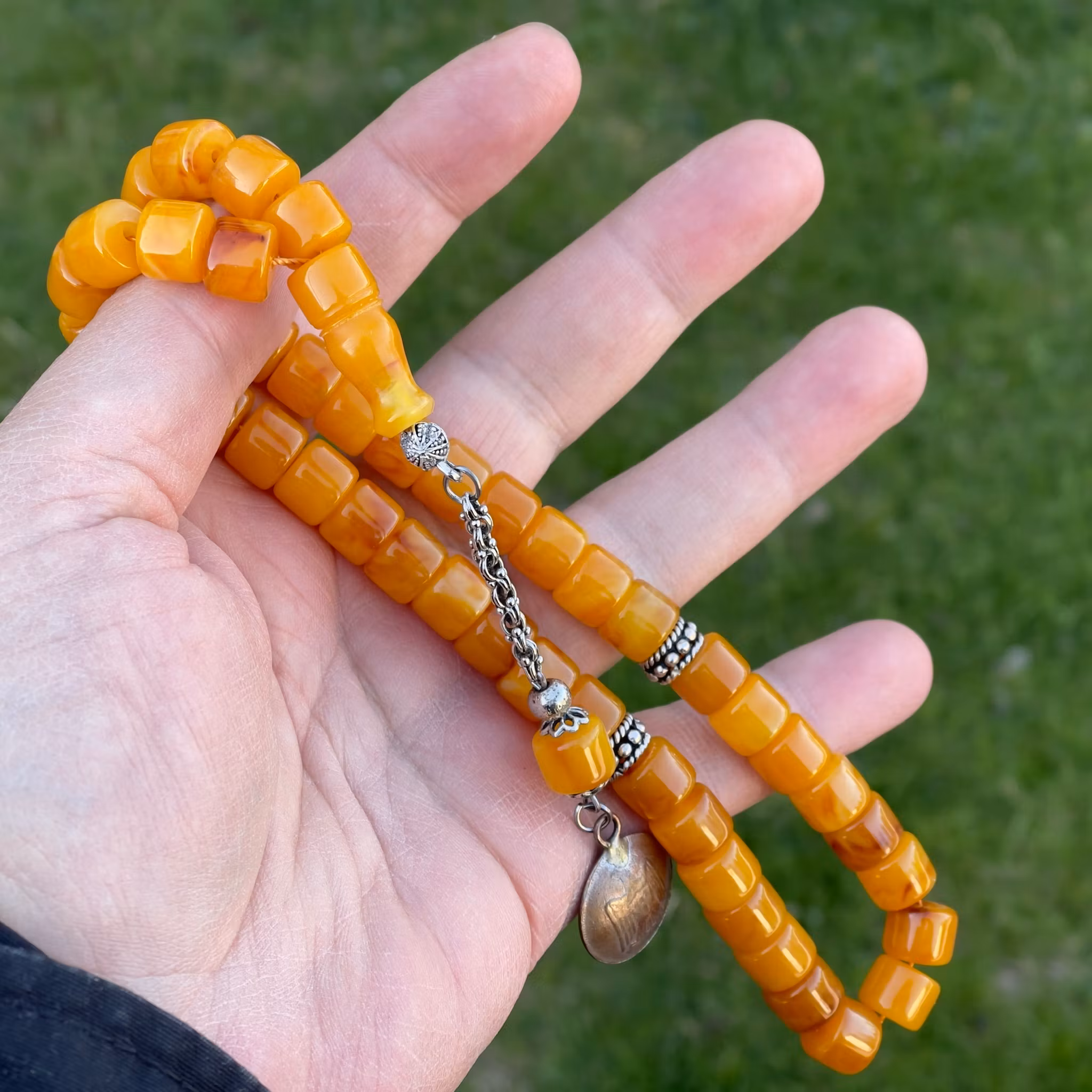 Vintage Radband/Tesbih i smörgul bakelit - Marmorerade 45 pärlor