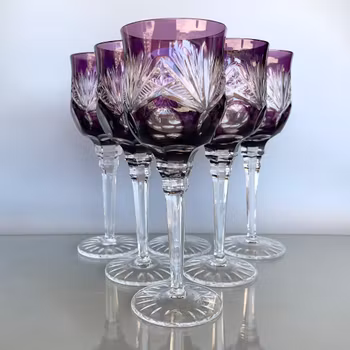 Exklusive Kristallgläser im böhmischen Amethyst-Stil – 6 geschliffene Weingläser