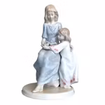 Meico Porslinsfigur - Mor och Dotter Läsande Bok