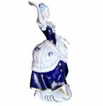 Royal Dux Bohemia - Elegant porslins figur i rokokostil