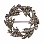 Antik Krans brosch, Lövcirkel Deco stil i 835 Silver med Markasiter