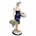 Royal Dux porslinsfigur - Kvinna med blomkorgar - Modell 186 - Tjeckoslovakien