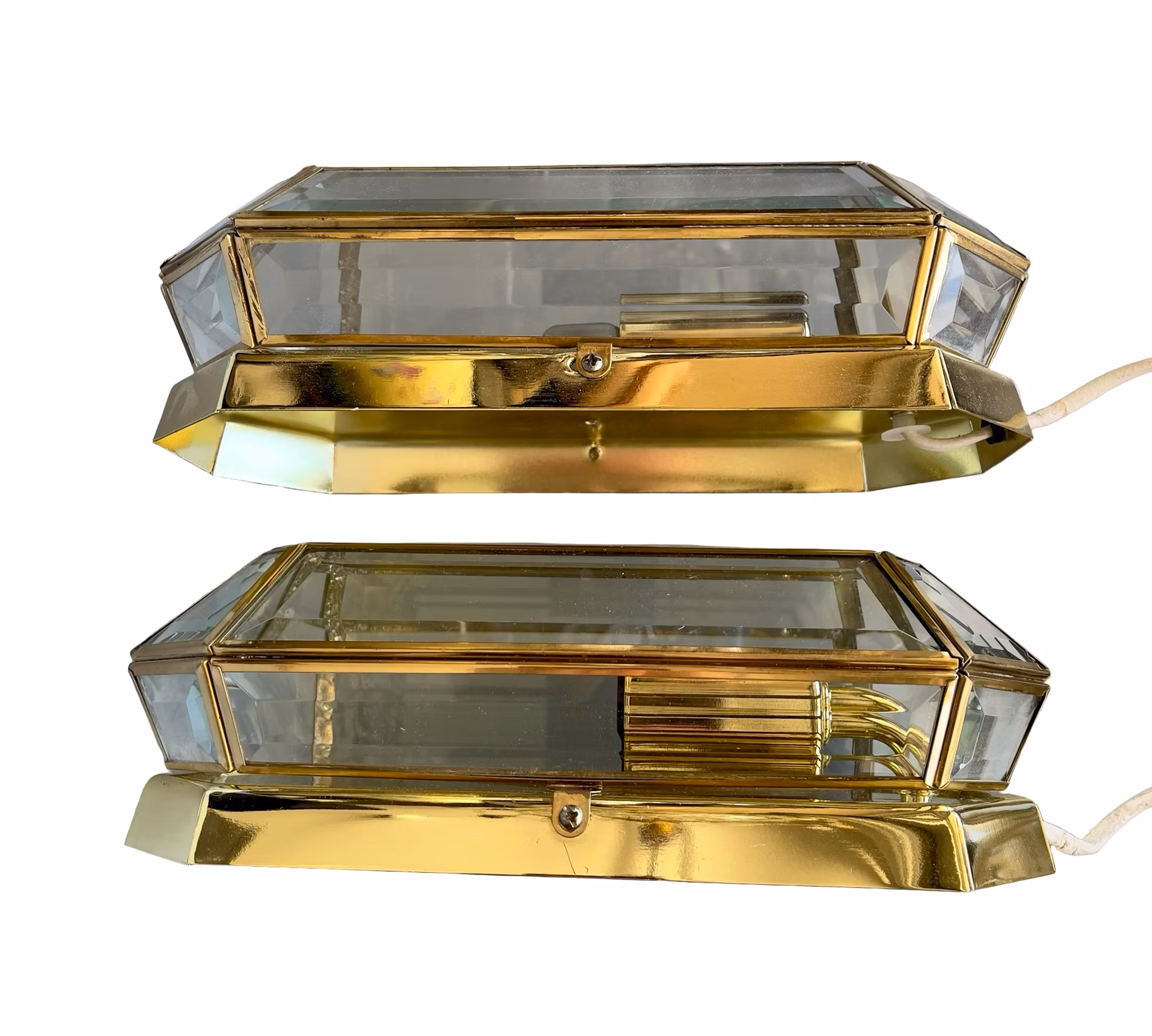 Exklusivt par vägglampor i mässing & fasett slipat glas Vintage / Hollywood Regency / Art Deco stil