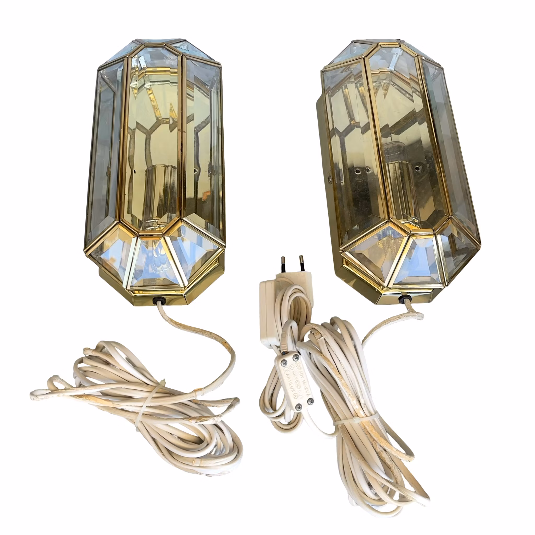 Exklusivt par vägglampor i mässing & fasett slipat glas Vintage / Hollywood Regency / Art Deco stil