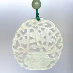 Exklusivt snidad jade amulett / Dekorativt hänge - Genombrutet hantverk