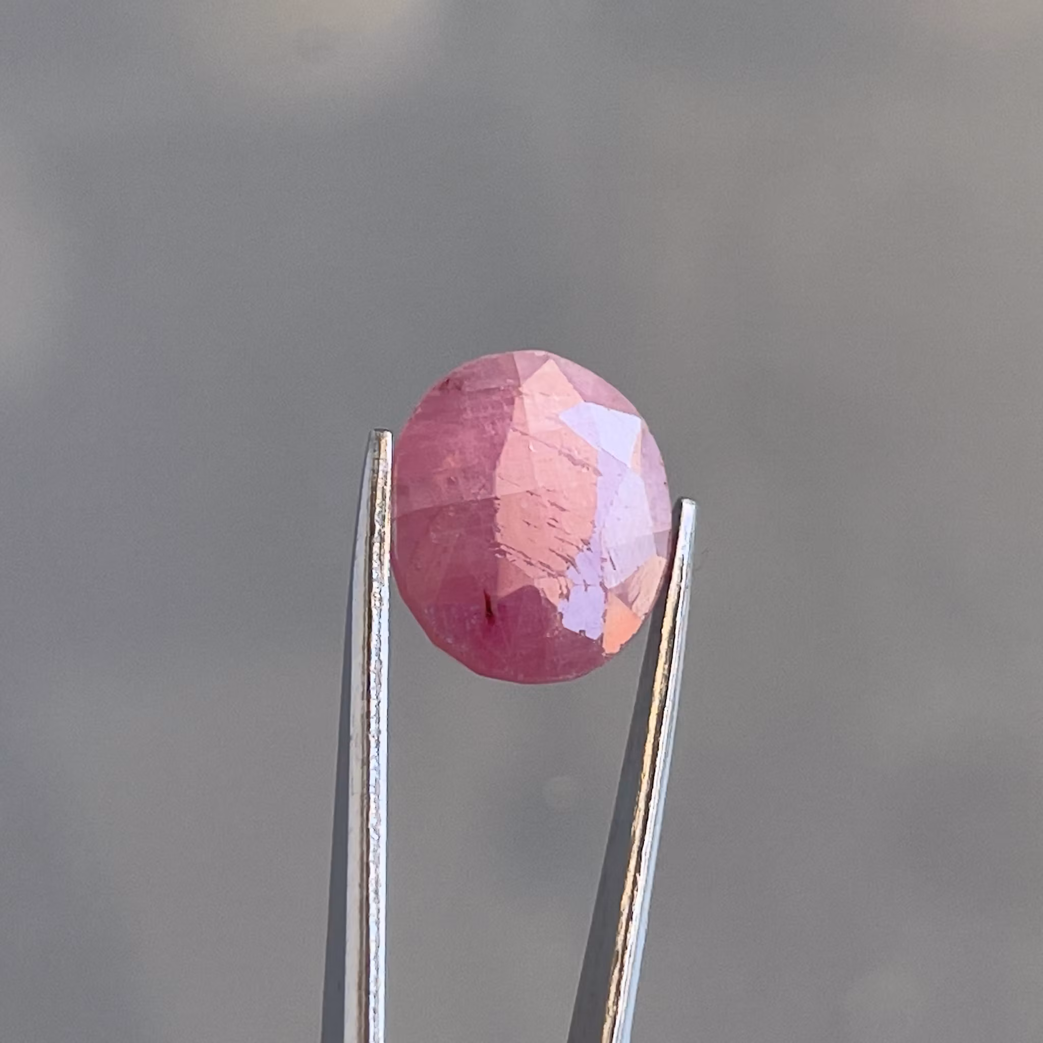 Naturlig rubin ca 9,10 ct - Oval fasett slipad ädelsten från äldre ring