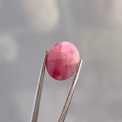 Naturlig rubin ca. 9,10 ct - Oval fasettslipt edelsten fra eldre ring