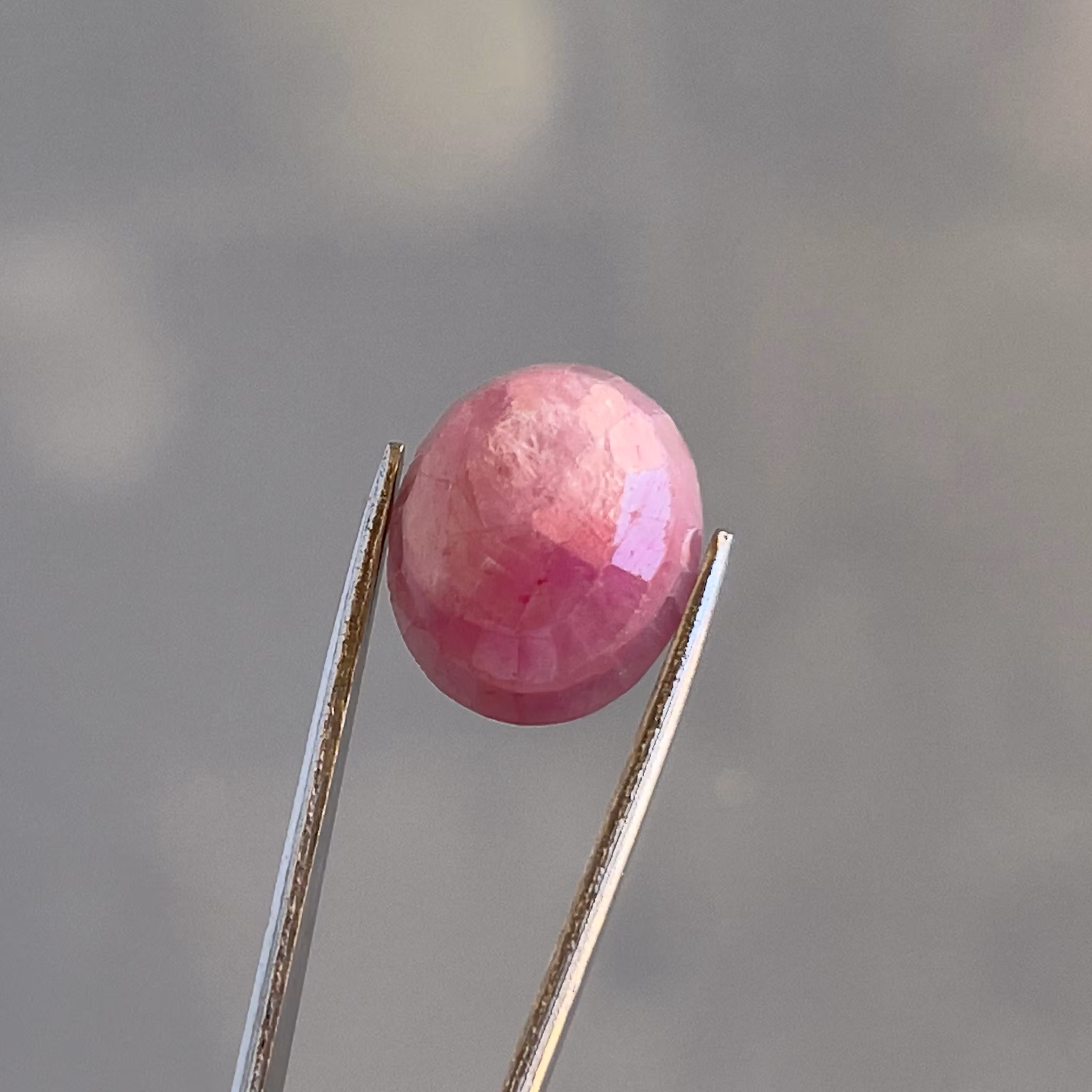 Naturlig rubin ca 9,10 ct - Oval fasett slipad ädelsten från äldre ring