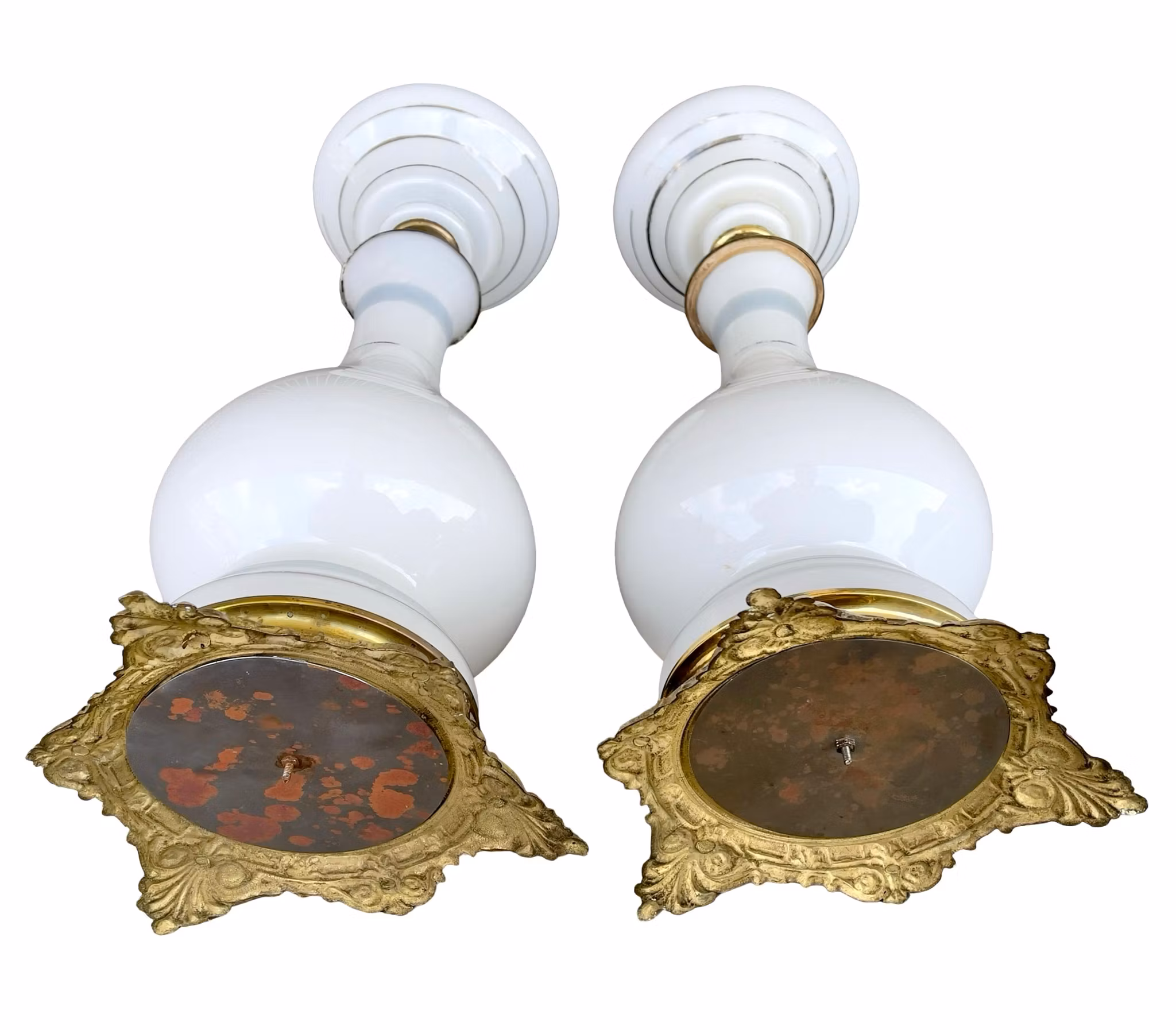 Antikt Par Fotogenlampor i Opalin glas med Romantiska Motiv