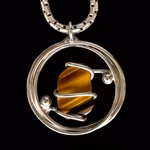 Vintage halsband med tigeröga - Modernistisk design i vitmetall
