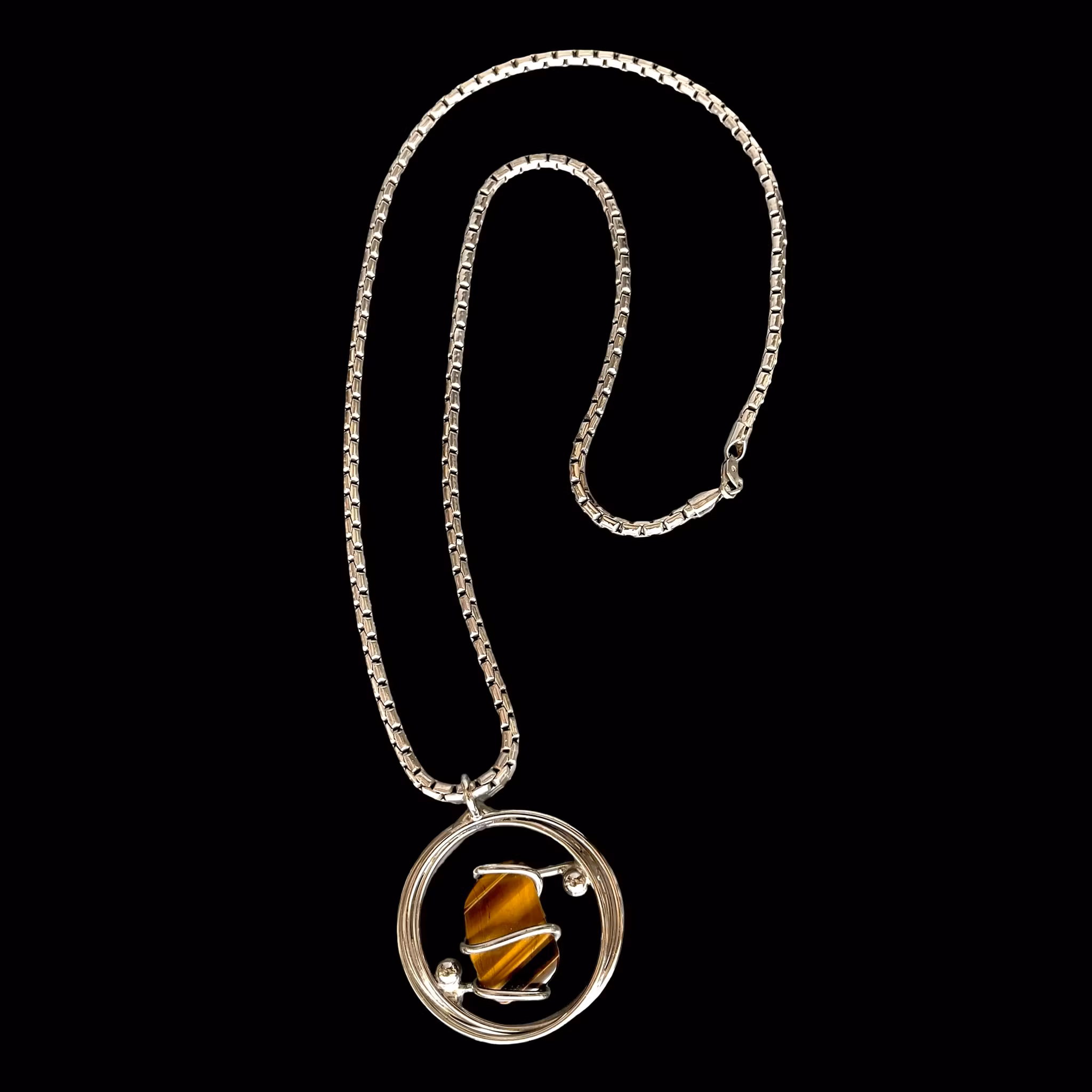 Vintage halsband med tigeröga - Modernistisk design i vitmetall