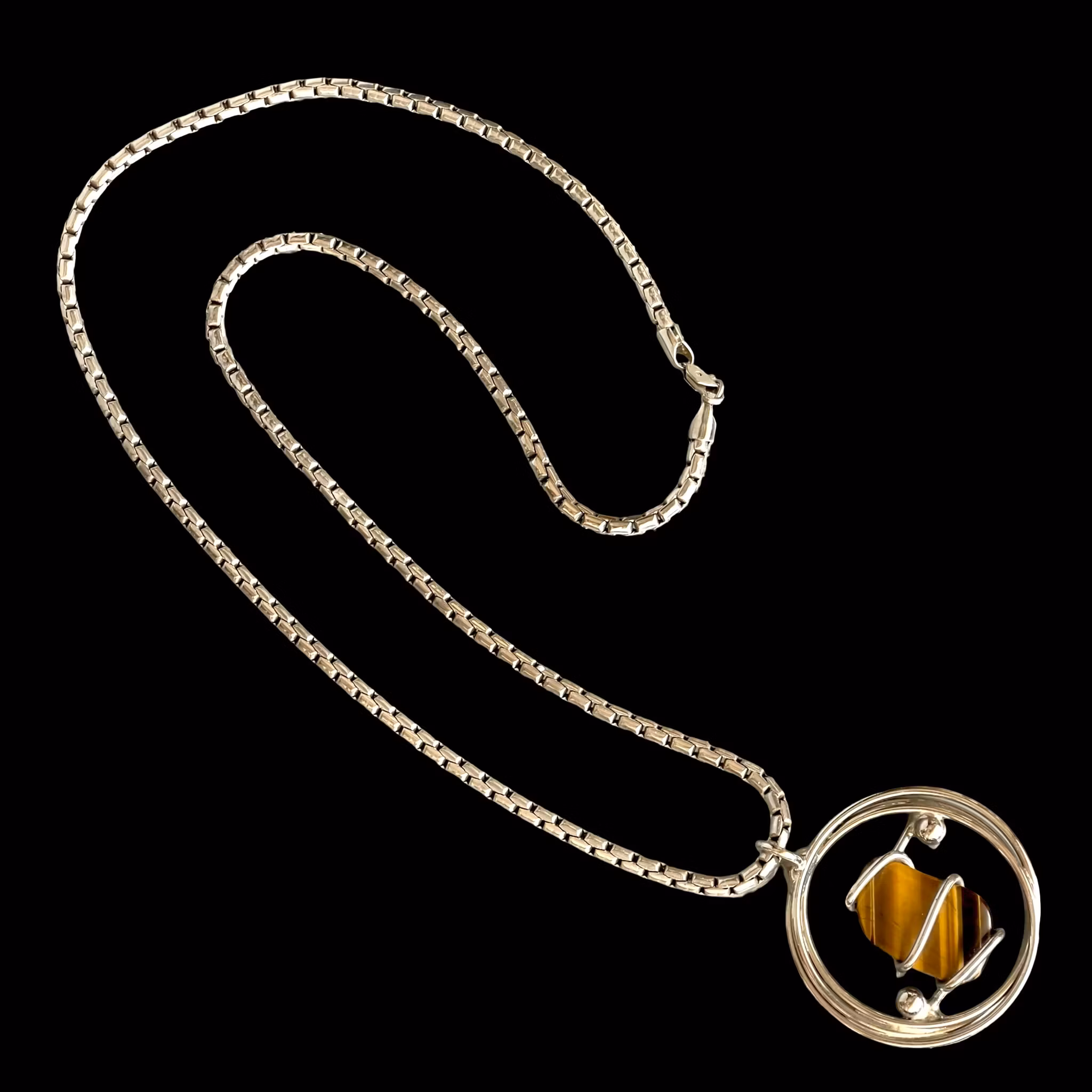 Vintage halsband med tigeröga - Modernistisk design i vitmetall