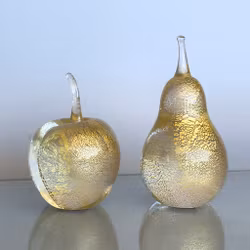 Isle of Wight Studio Glass - Exklusivt set med äpple & päron i handblåst konstglas