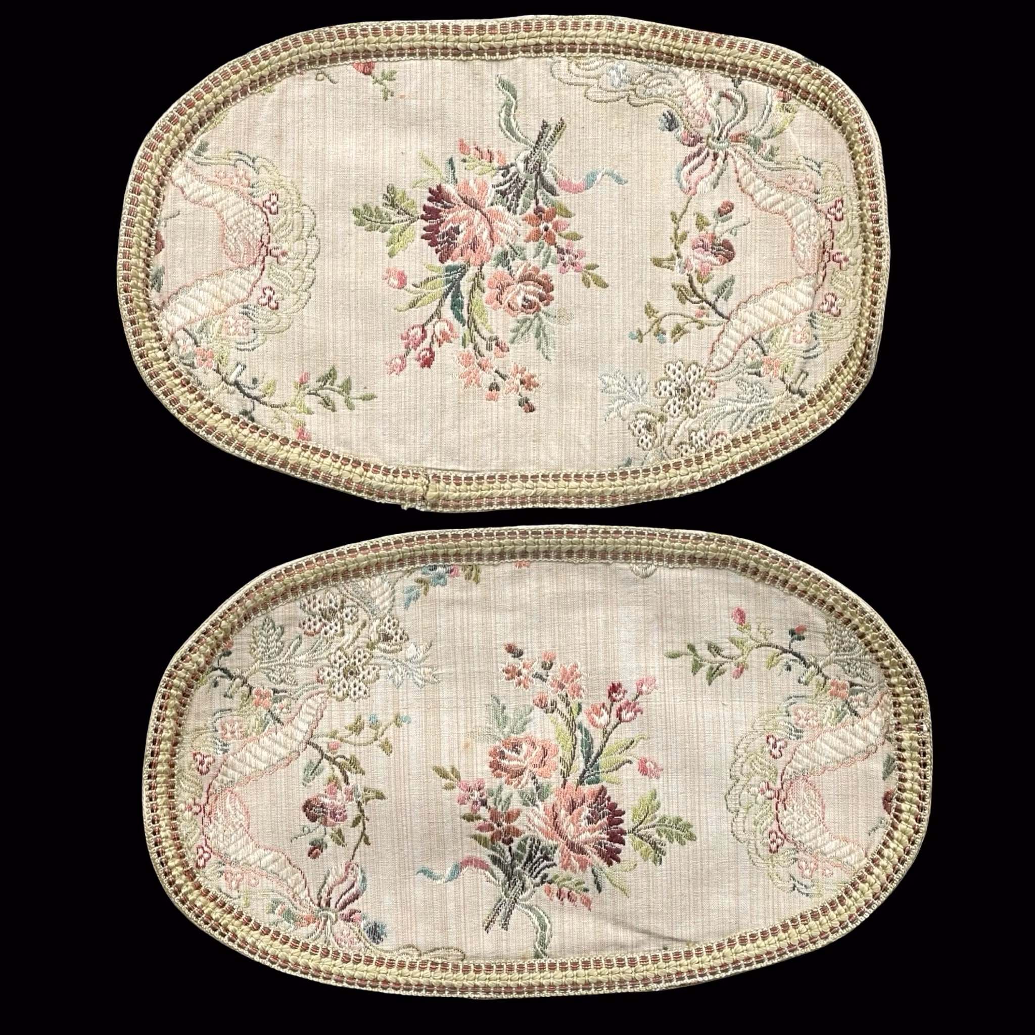 Elegant vintage dukset med broderade löpare och tabletter - 6 delar