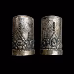 Salière et poivrière anciennes - Argent 800 - Décoration martelée à la main - 78 g