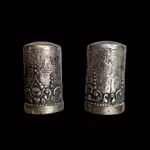 Salière et poivrière anciennes - Argent 800 - Décoration martelée à la main - 78 g