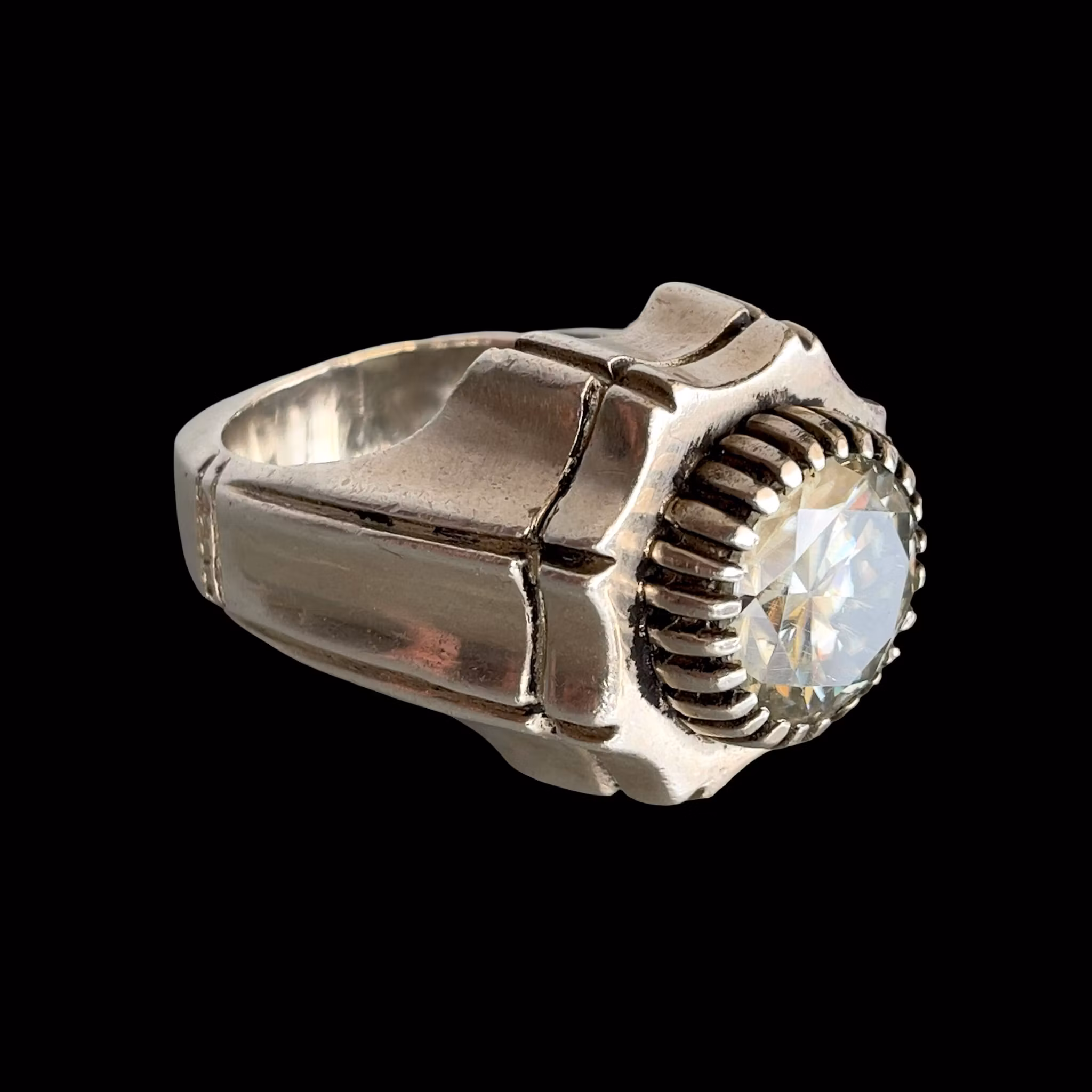 Stor massiv ring i sterling silver 925 - Exklusiv Moissanite ca 8 ct - 39 g