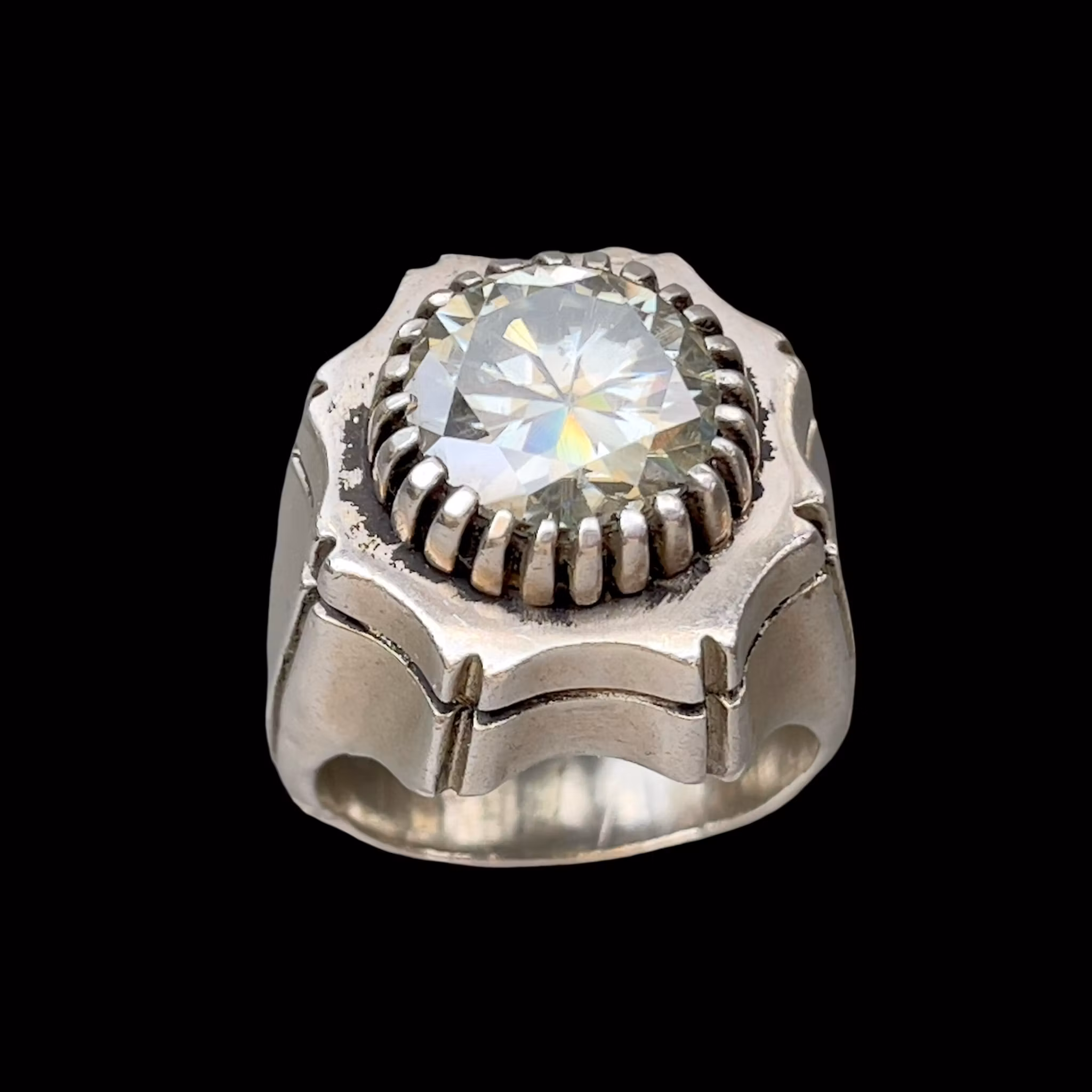 Stor massiv ring i sterling silver 925 - Exklusiv Moissanite ca 8 ct - 39 g