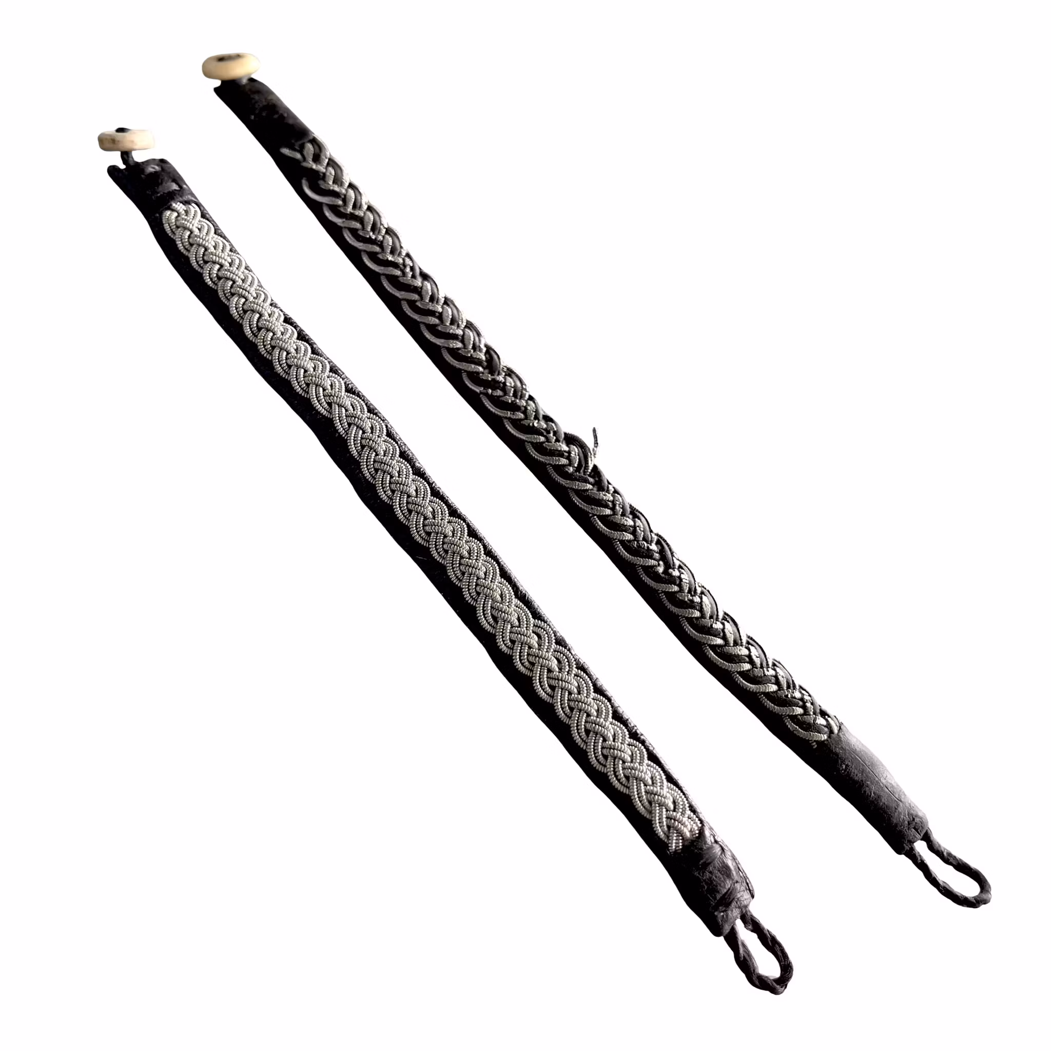2 Äldre tråds armband i läder - Samisk hantverk