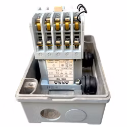 ASEA EKG 10 – Geschlossener Schütz in Metallgehäuse – 220 V – Unbenutzt – Schweden
