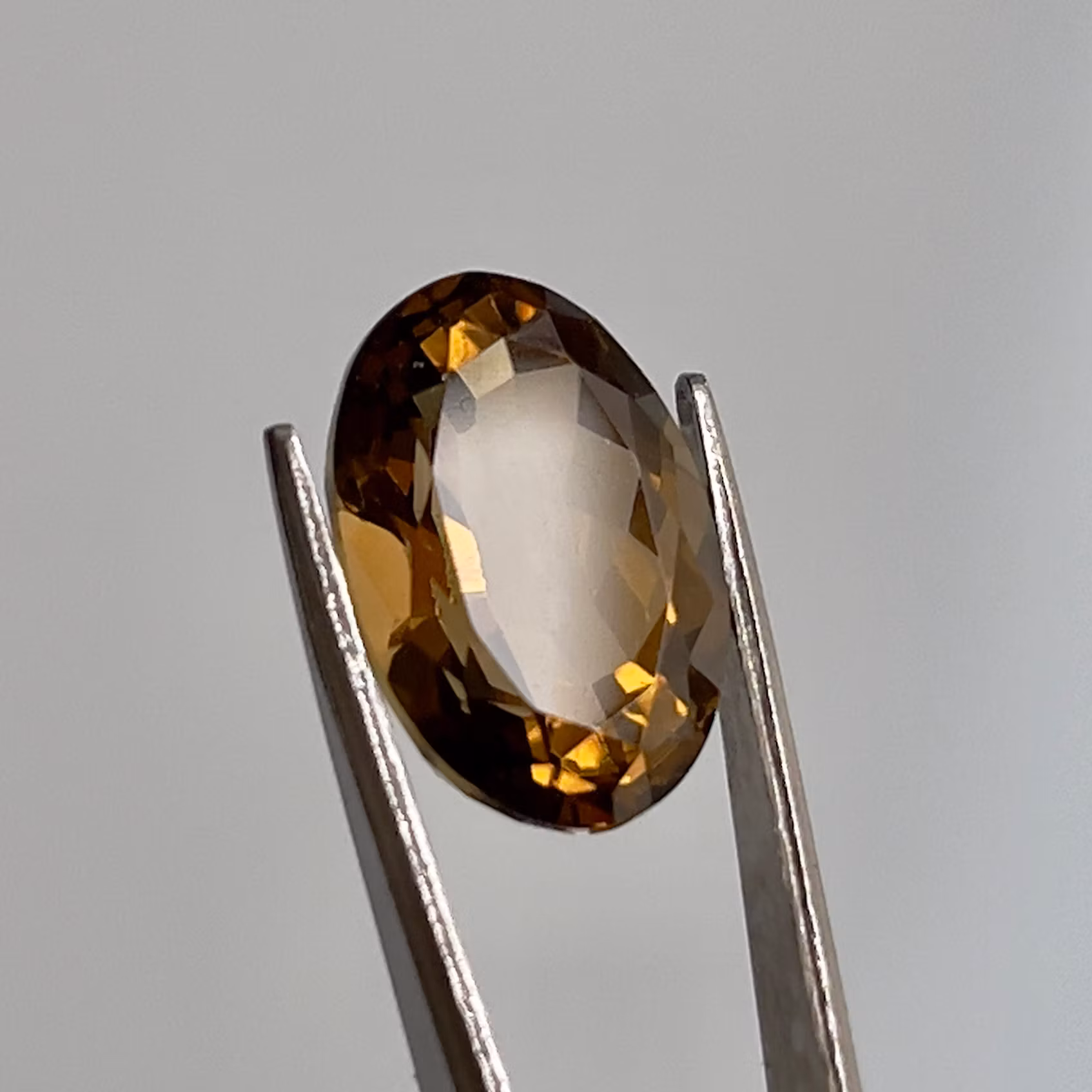 Naturlig Rökkvarts 7 ct - Oval Fasett slipad Ädelsten