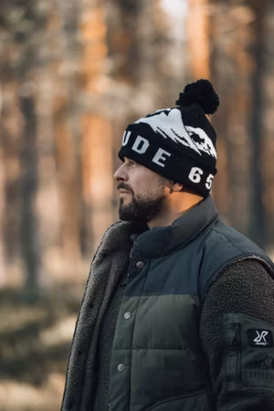 LATITUDE 65 - HOCKEY BEANIE - SVART
