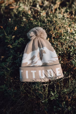 LATITUDE 65 - HOCKEY BEANIE - BEIGE