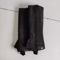 Svarta shortchaps strl 12 år
