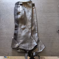 Svarta shortchaps i läder Equipage strl L