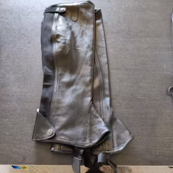 Svarta shortchaps i läder Equipage strl L