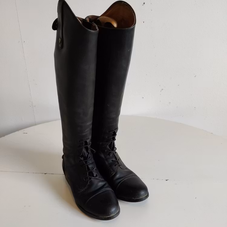 Svarta ridstövlar ARIAT Heritage contour field zip37.5 short/reg 43/34