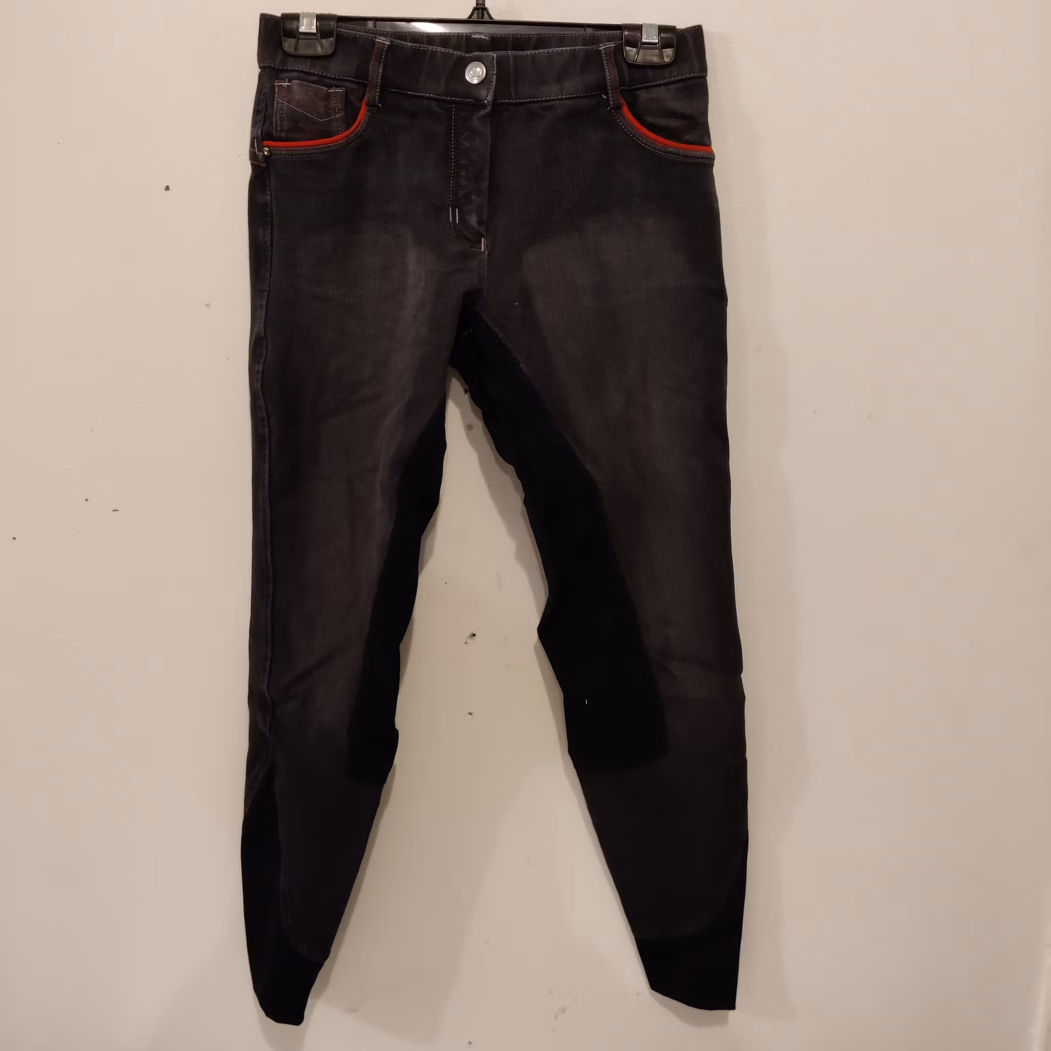Svarta helskodda ridjeans Domino strl 38