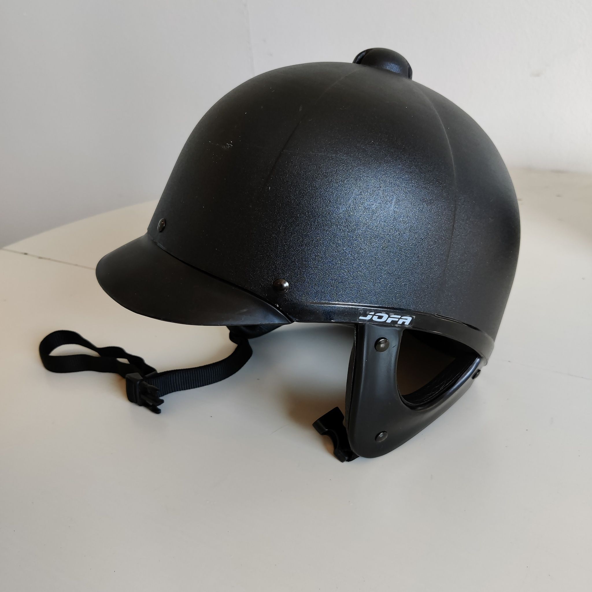 Svart ridhjälm strl 55-56 Jofa