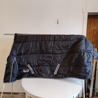 Stalltäcke 135 cm ca 300 g Haglunds
