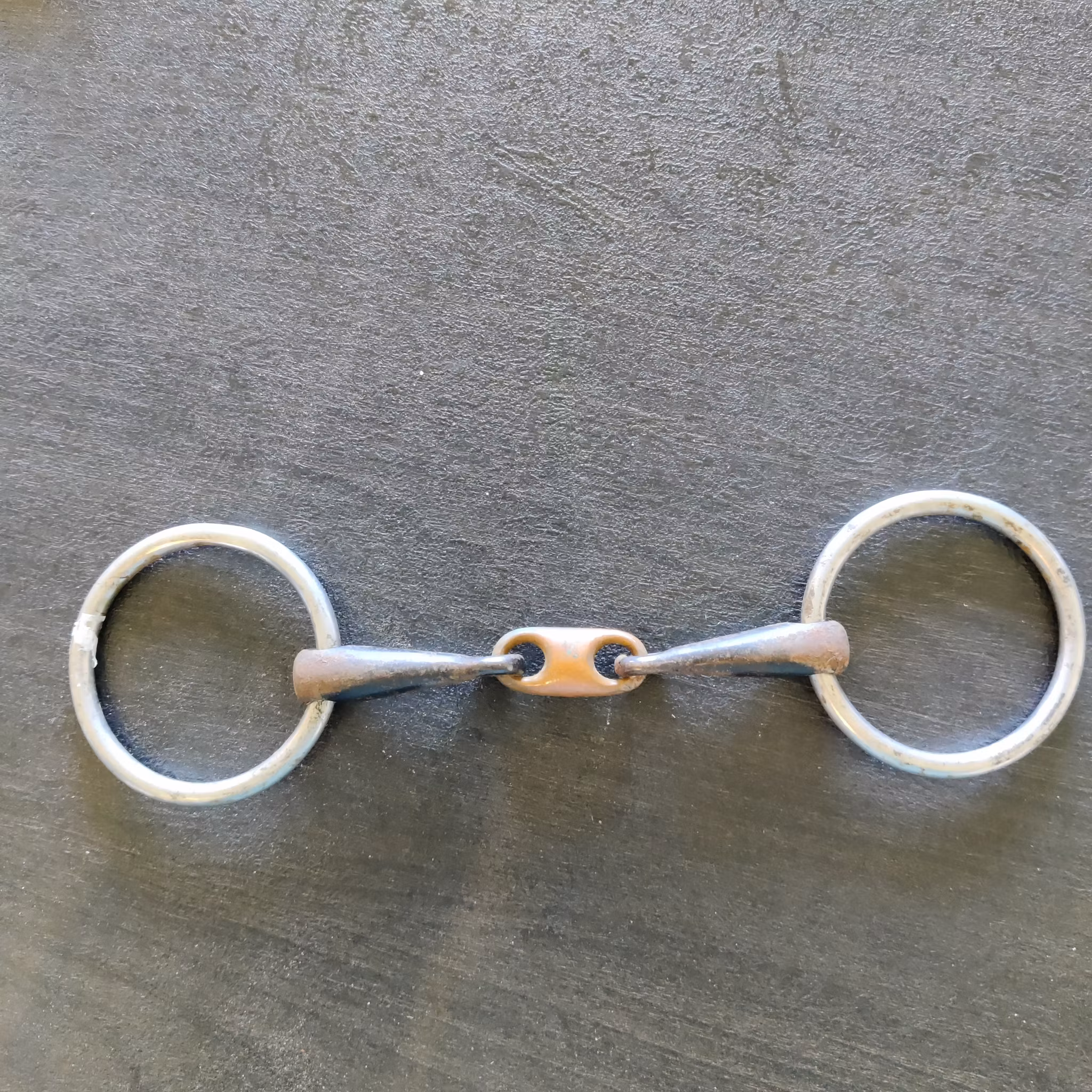 Tredelat sötmalmsbett m koppar 11 cm