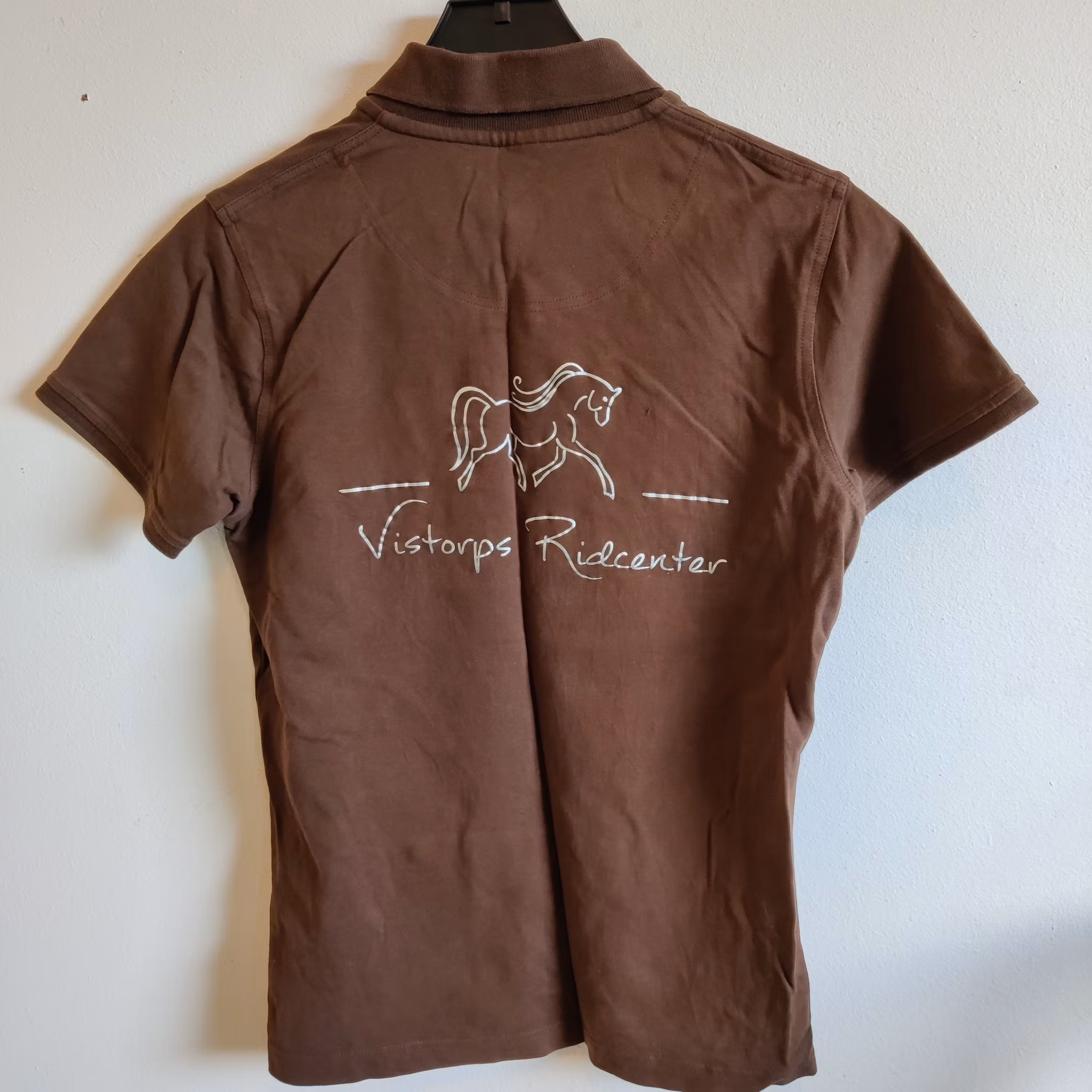 Brun kortärmad piké MEDIUM