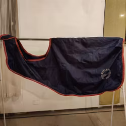 Blått ridtäcke 145 cm SHOWMASTER
